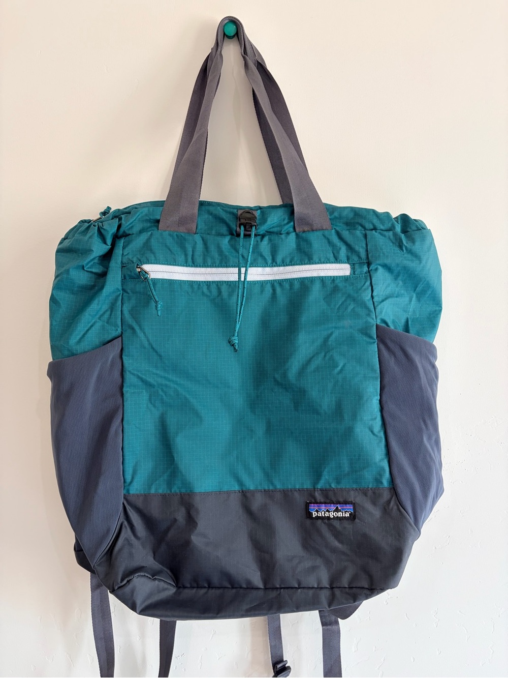 Patagonia Ultralight Black Hole Tote Pack Borealis Green Backpack LN Condition